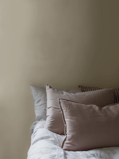 Cream 7565